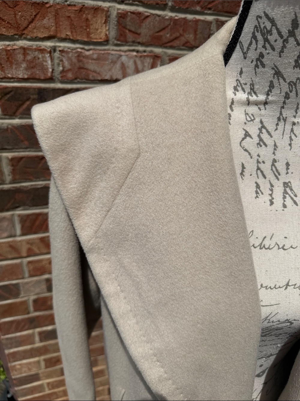 Vintage 1940s-1960’s Open Front Draped Coat in Beige fuller and Hillman - Picture 6 of 16